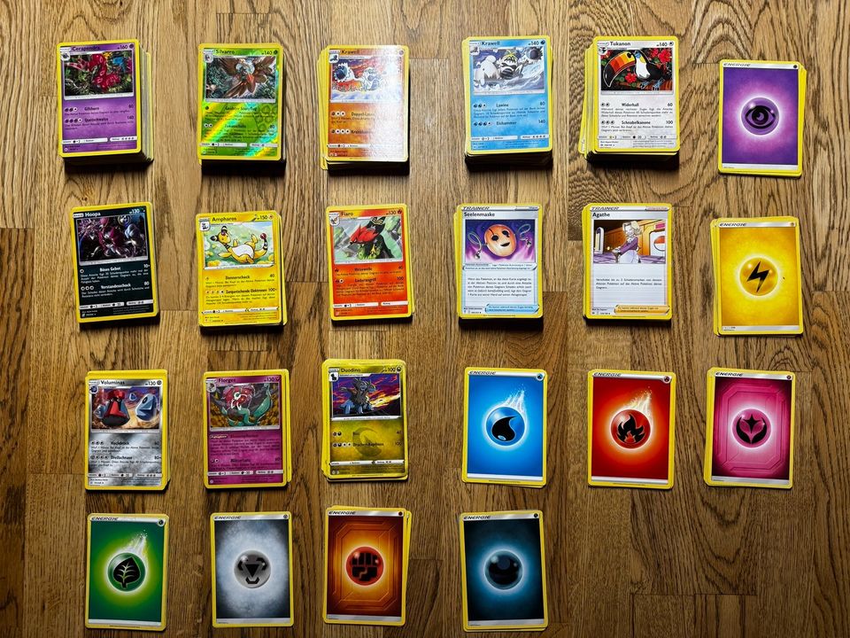Sammlung von Pokemonkarten in Kempten