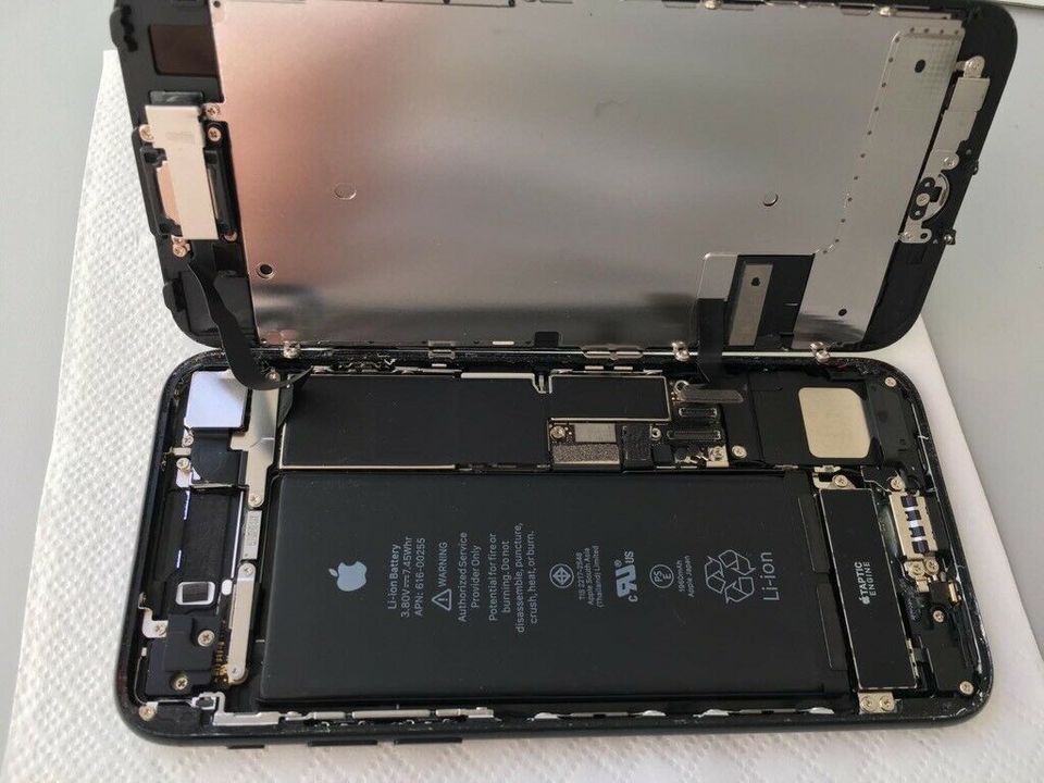 STK-Reparatur: Apple iPhone 8plus Display Wechsel Glas defekt in Kalkar