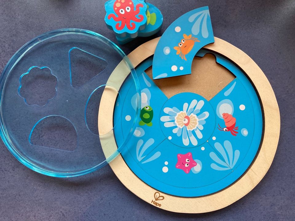 Hape Holzspielzeug Aquarium Puzzle Fische Oktopus Seepferdchen in Berlin