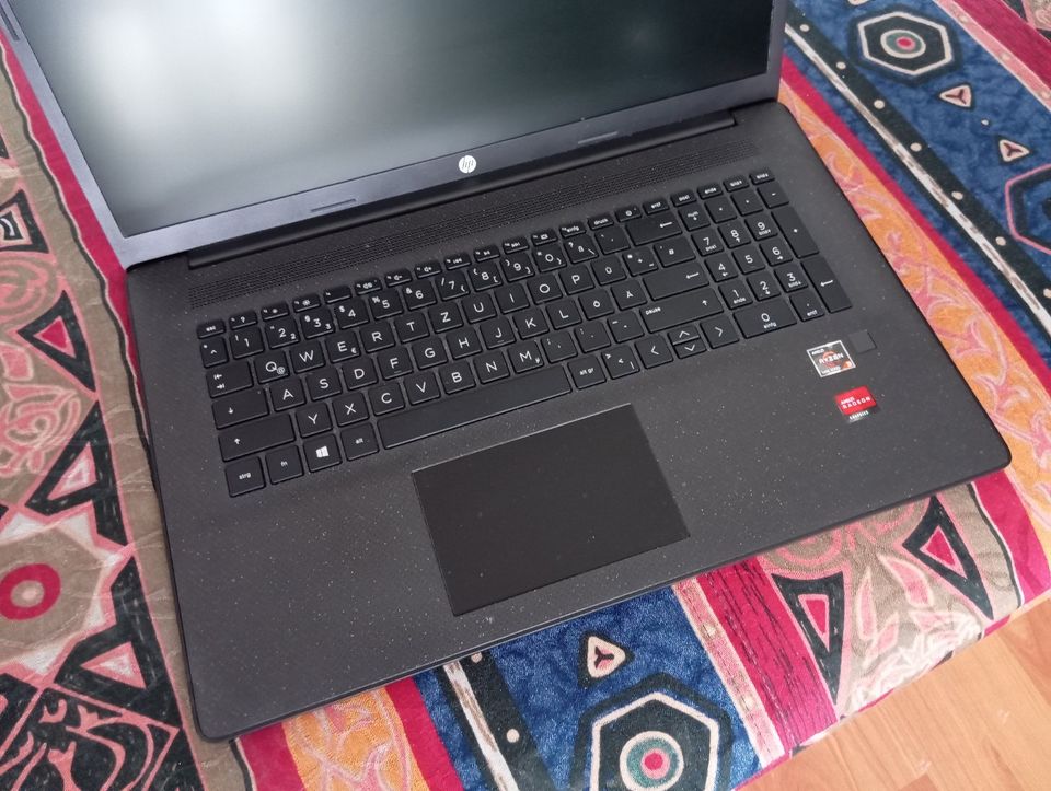 HP Laptop 17 Zoll AMD Ryzen 3 5300u in Sprockhövel