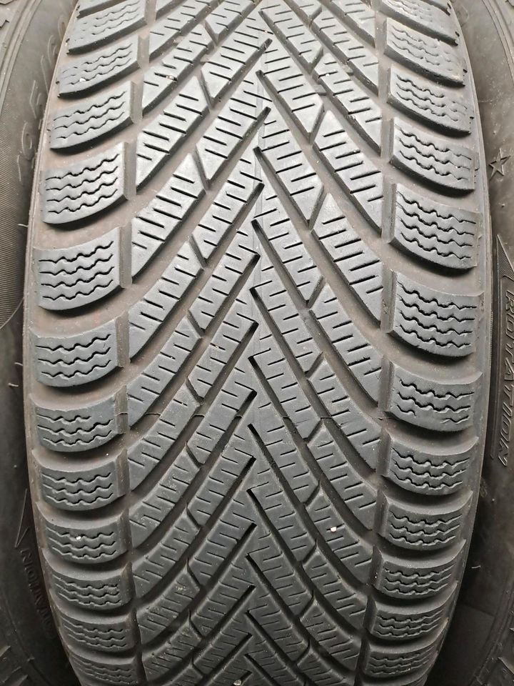 6 mm - 4x 195/60 R16 89H Pirelli Winterreifen in Böblingen