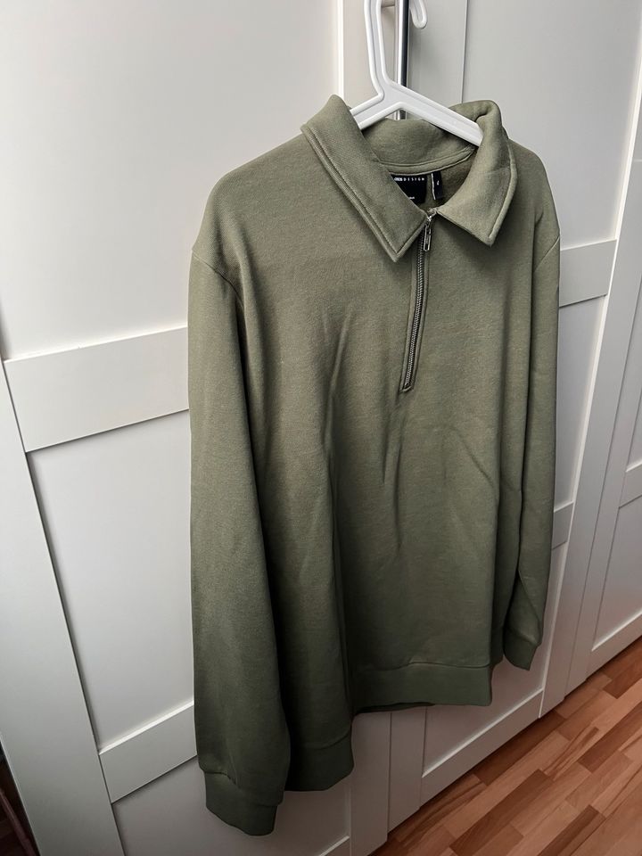 Sweatshirt in Khaki mit Kragen und kurzem Reißverschluss neu in Bottrop