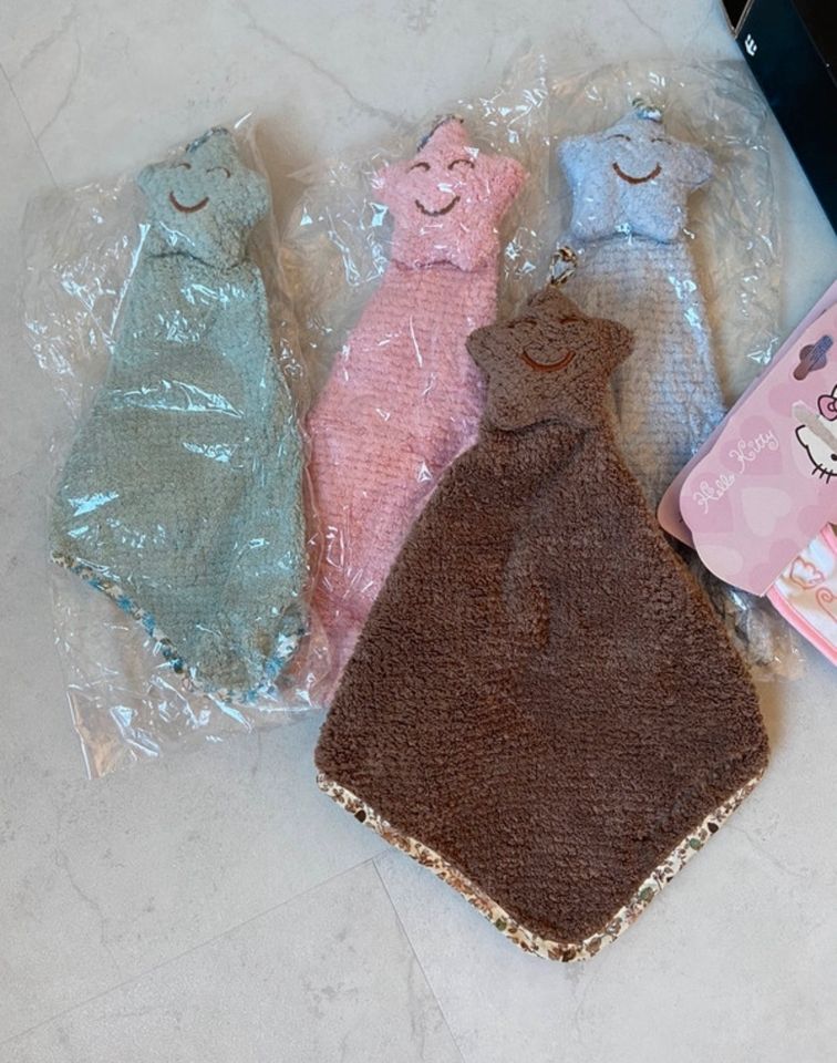 Babypaket Mädchen Neugeborenes Strickjacke Schuhe Lätzchen in Fulda