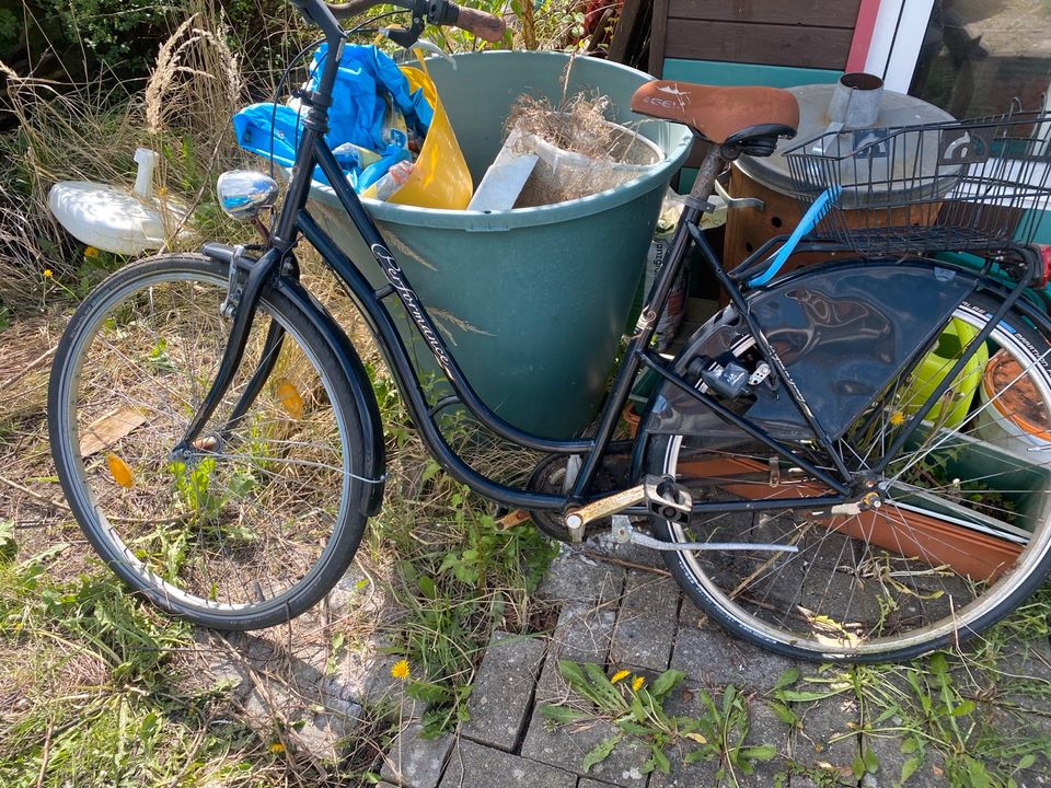 28er defektes Fahrrad in Emden