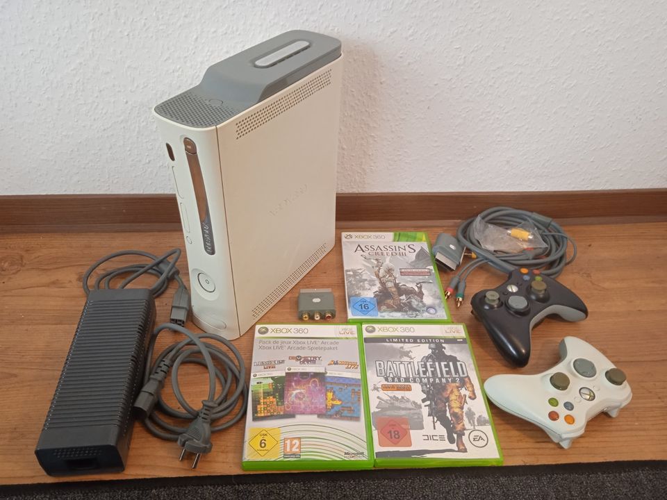 XBOX 360 Konsole / 60 GB + 2 Controller + 4 Spiele in Heilbronn