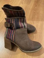 Braune Leder Stiefel mit bunter Verzierung Größe 39 Niedersachsen - Braunschweig Vorschau