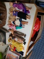 8  Barbiepuppen incl diverse Anziehsachen Niedersachsen - Bad Sachsa Vorschau