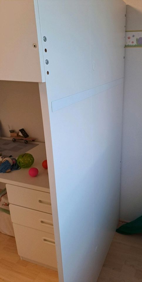 Kinder Hochbett mit Gebrauchsspuren vermutlich Ikea Smastad in Balingen