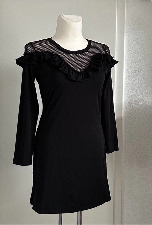 Schwarzes Kleid mit Rüschen mit Netz stretch Gr 42 XL in Nohra