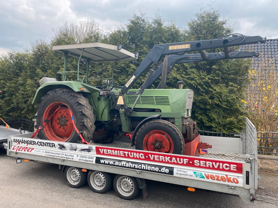 Transport von Traktoren u Fahrzeugen in Kranichfeld