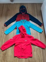 Jack Wolfskin Regenjacke und 2 Fleecejacke Größe 104/116 Bayern - Würzburg Vorschau