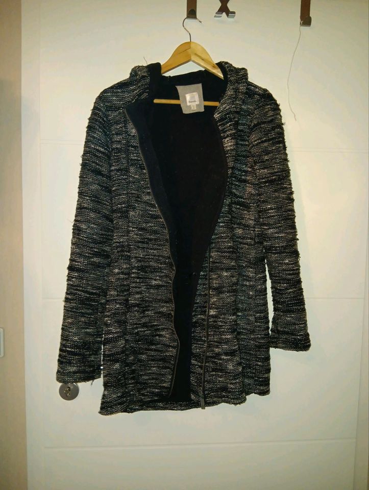 Lange Kapuzenjacke Bench Damen Gr. M innen Fleece in Schwerin