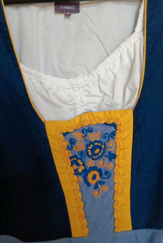 Dirndl Tracht Gr. 40 M / L in Cölbe