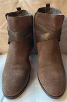 Stiefeletten *Echtleder* Gr. 39 Berlin - Neukölln Vorschau