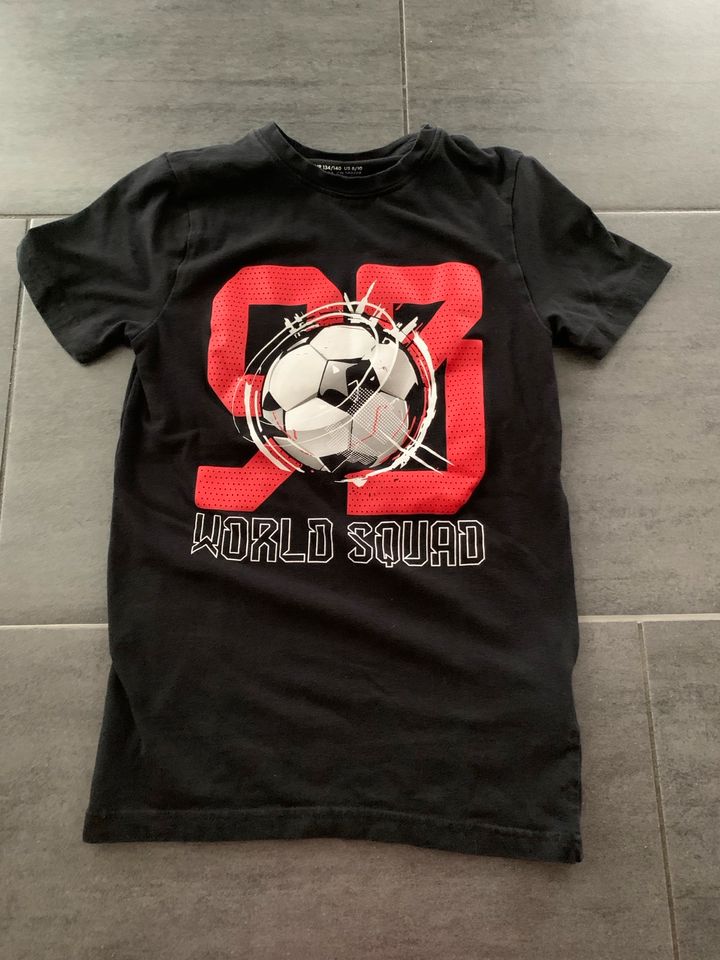 H&m Fußball Shirt gr. 134/140 NeU in Steinfurt