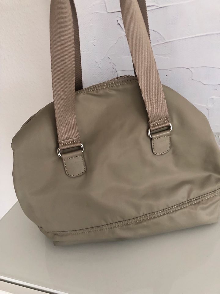 Lacoste Tasche Umhängetasche beige Schlamm Khaki wie neu in Oldendorf (Holstein)