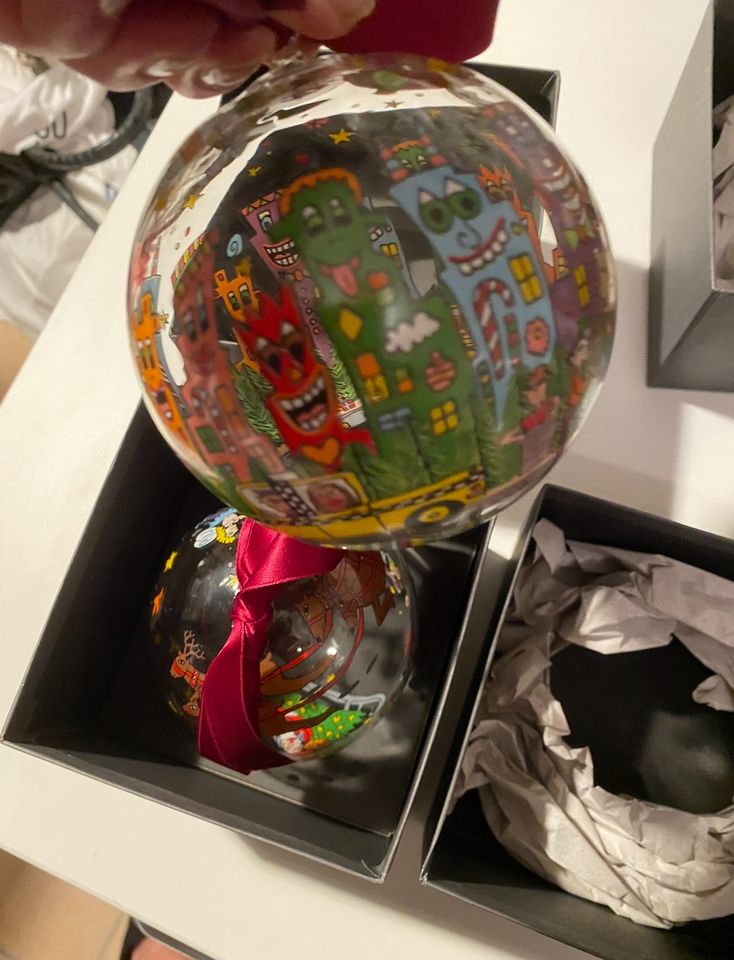 James Rizzi Rosenthal 1 Glaskugel in Wiesbaden