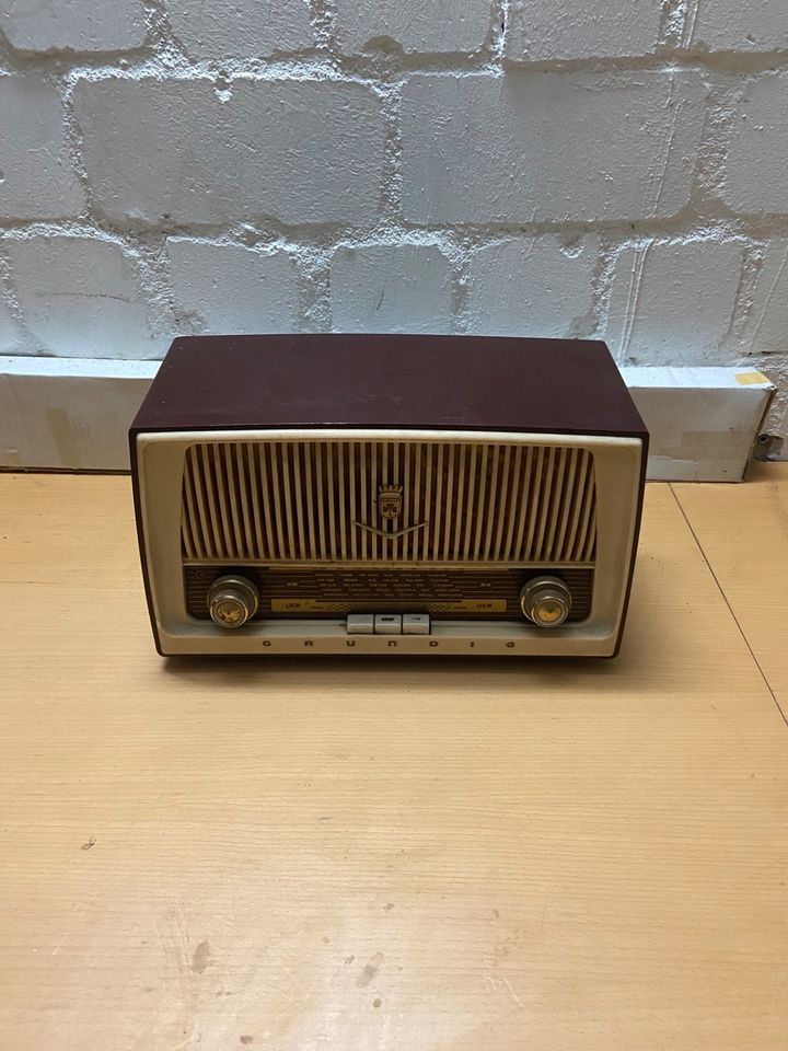 Antiker Grundig Röhren Radio Typ 87a in Köln