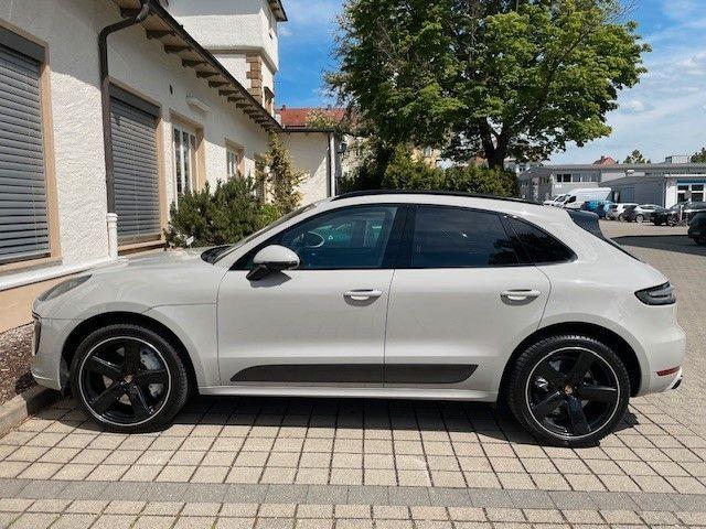 Abbildung des Autos Porsche Macan Turbo
