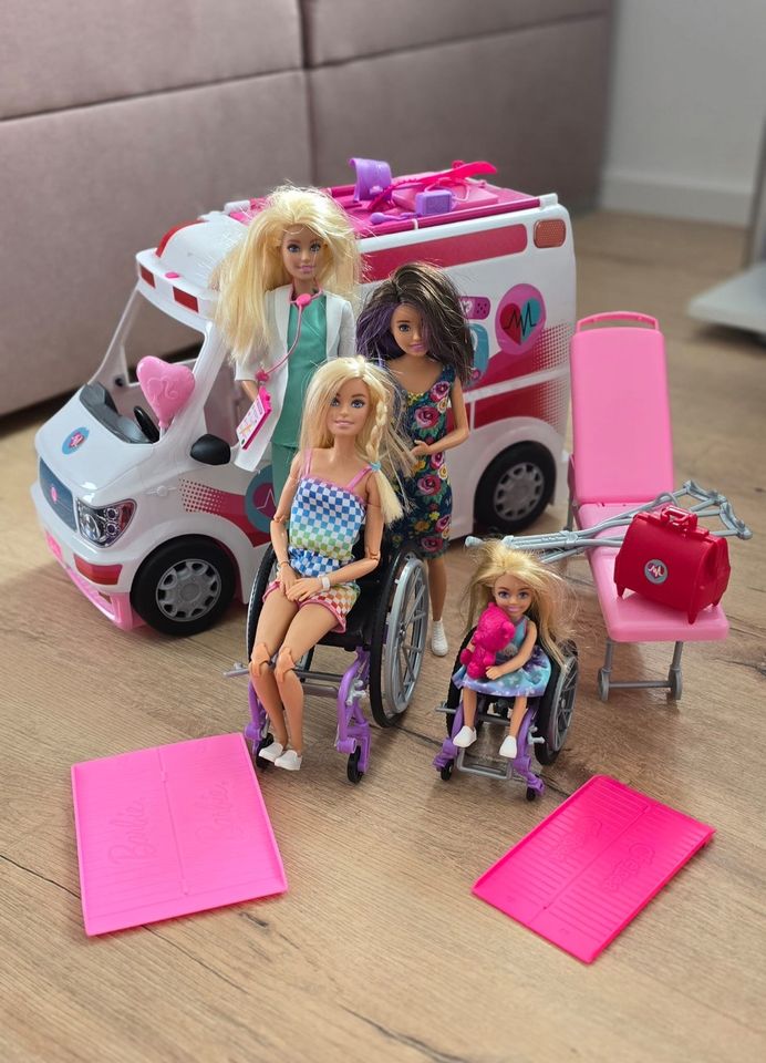 Barbie Krankenwagenset in Magdeburg