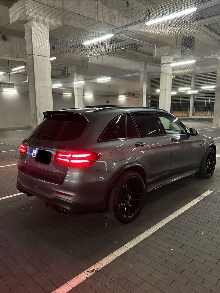 Mercedes Benz GLC AMG 63s 510PS Pano Burmester (klappenauspuff) in Berlin