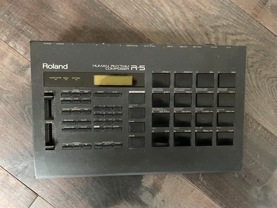 Roland R-5 Human Rhythm Composer in Emden