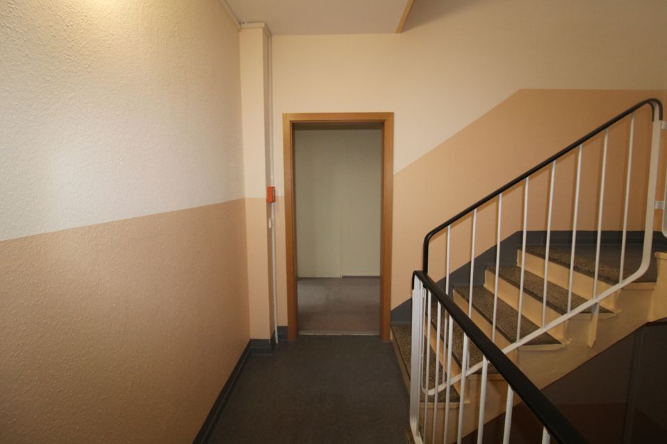 Vermietete Maisonette-5-Raum-Wohnung im DG mit Balkon und Dachgarten zu verkaufen!!! in Halle