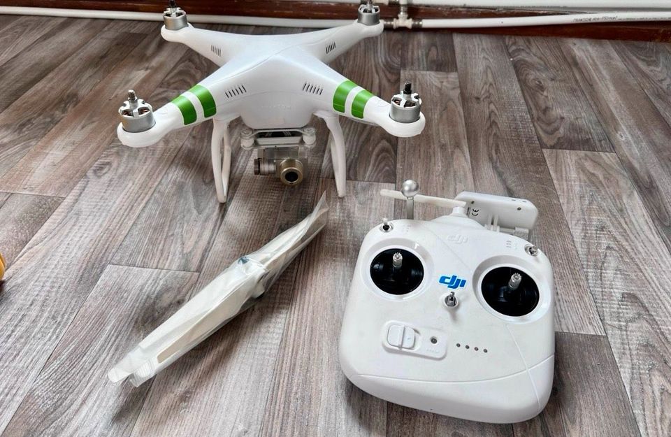 Drohne DJI Phantom 2 inkl. kompletten Zubehör in Lößnitz