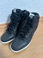 Nike Dunk Sky Hi Hidden Keilabsatz Lederschuhe Damen Größe 40 Hessen - Bad Vilbel Vorschau