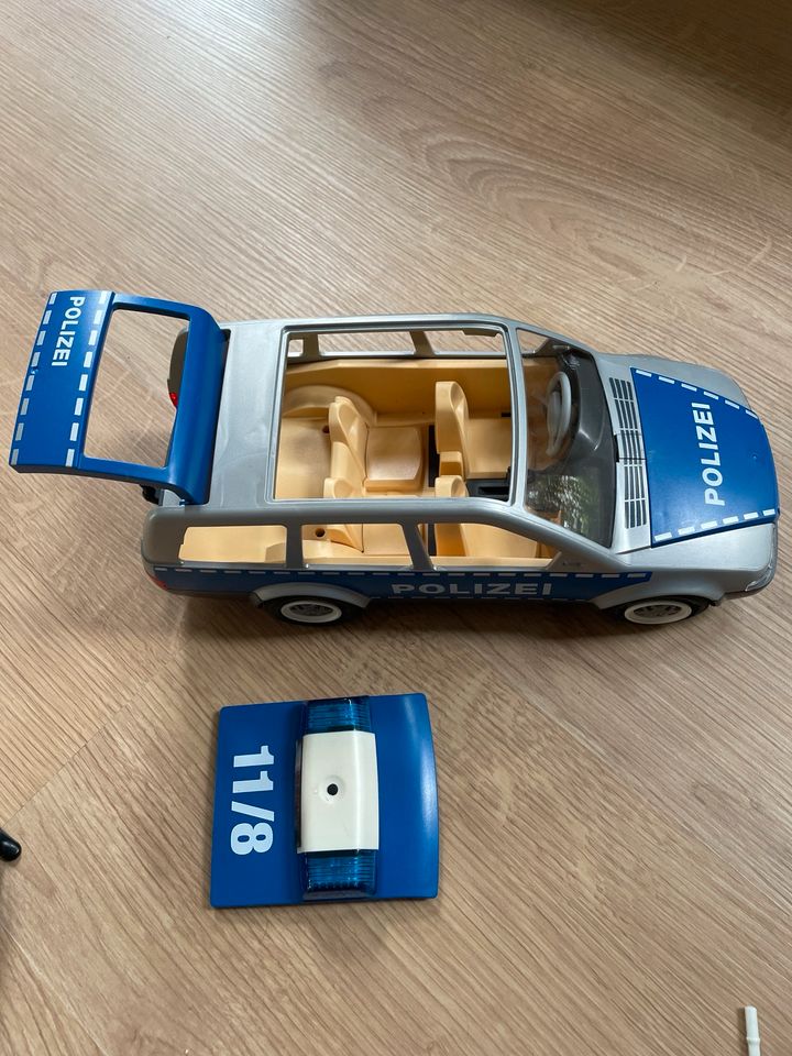 Playmobil Polizei Auto mit Zubehör in Bretten