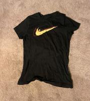 Nike Shirt gr S Niedersachsen - Rastede Vorschau