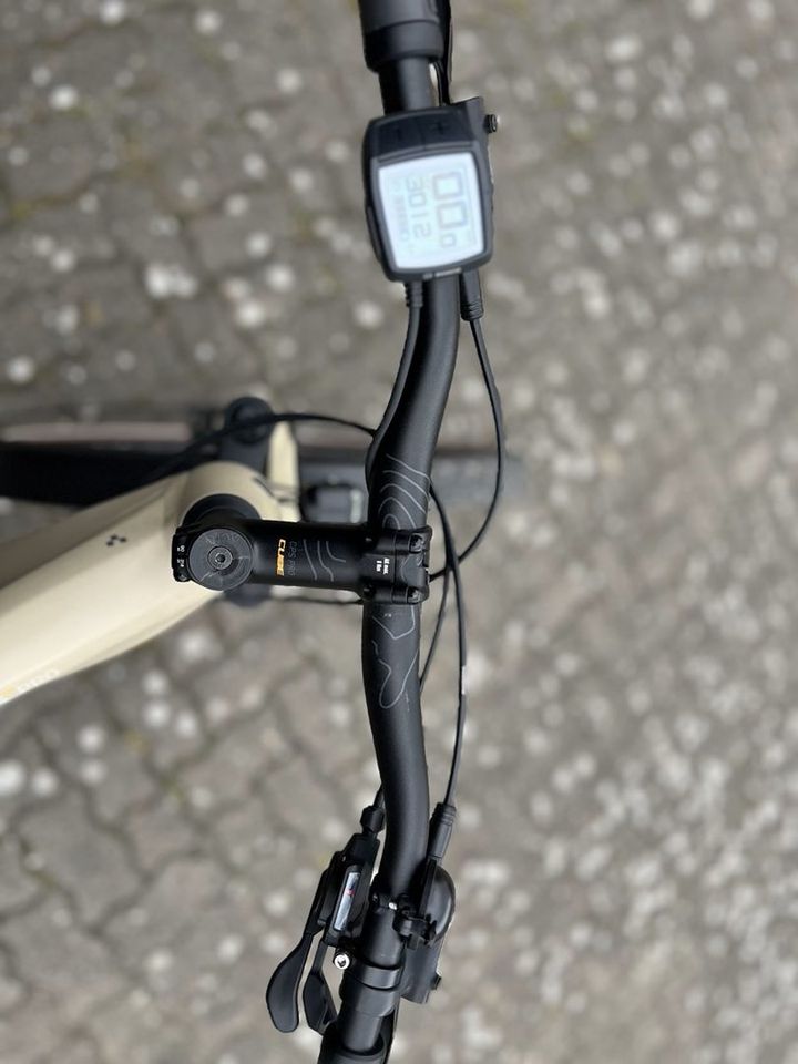 ⚡️E-Bike E-Trekking CUBE Cross Hybrid Pro *M *3015 km *Bosch *625 in Stralsund