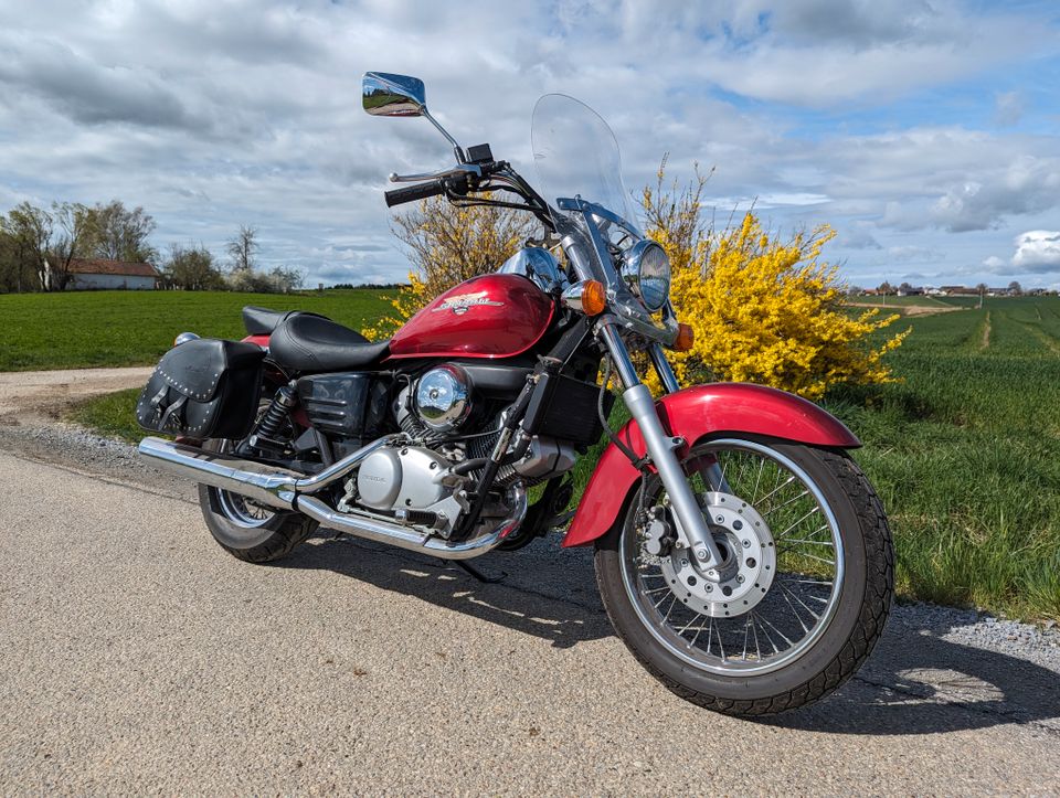 Honda Shadow VT 125 C (Kraftrad, Leichtkraftrad) in Gangkofen