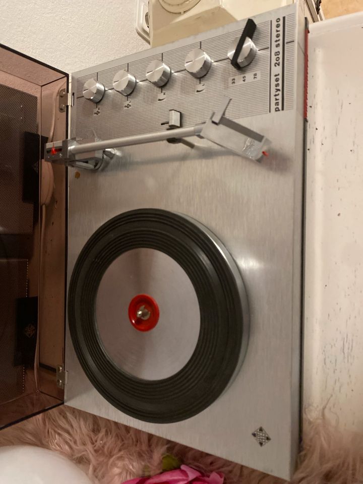 Telefunken Schallplattenspieler 208 Stereo Partyset in Geldersheim