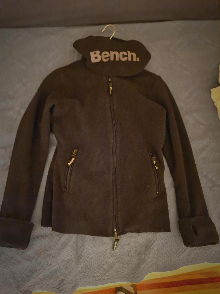 Bench Sweatjacke mit Daumenloch Fleecejacke langer Ärmel in Bad Oeynhausen