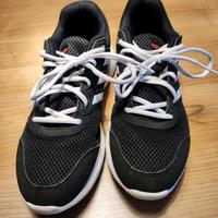 Adidas Turnschuhe 40 Hessen - Fernwald Vorschau