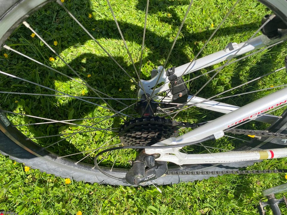 Stylisches Mountainbike Jugendfahrrad Kinderrad -24 Zoll -24 Gang in Kolbermoor