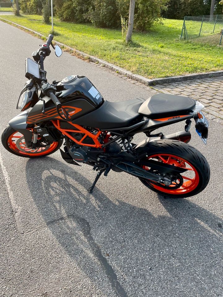 KTM DUKE 125 in Altdorf