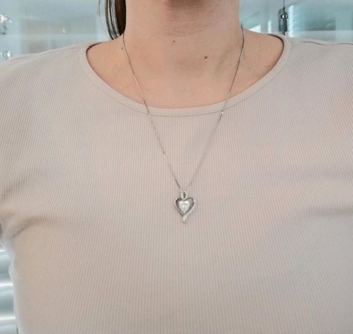Halskette mit Herzanhänger silber von Lavumo NEU in Memmingen