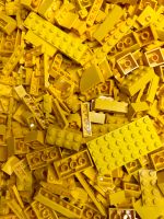 200 Lego Steine Sonder-Teile Platten gelb Konvolut Technik City Nordrhein-Westfalen - Rahden Vorschau