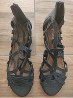 Sandalen, Pantoffeln, Flip Flops und Schuheinlagen Nordrhein-Westfalen - Kranenburg Vorschau