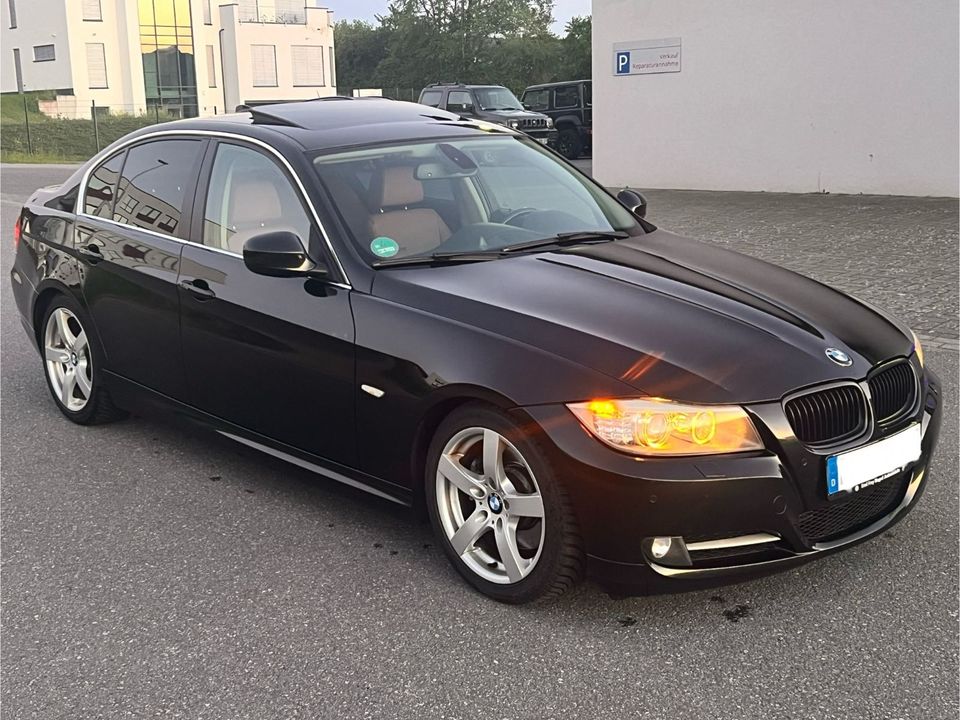 BMW 325d Edition*N57*NavProf*S-Heft*SHD*Sitzheizung* in Michelstadt