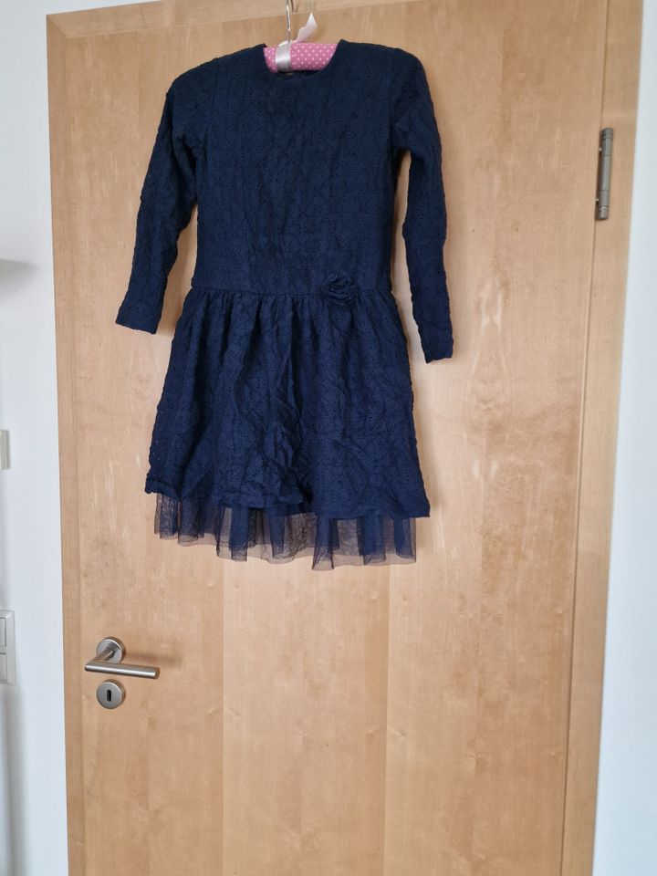 Kleid Spitze langarm Benetton 140 146 in Wolfratshausen