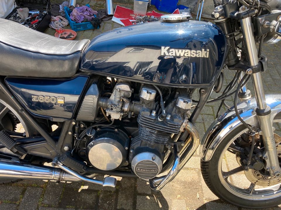 Kawasaki Z 650 F Typ Z 650 B aus 1982 ZWEITE HAND TÜV 8-2023 in Bochum