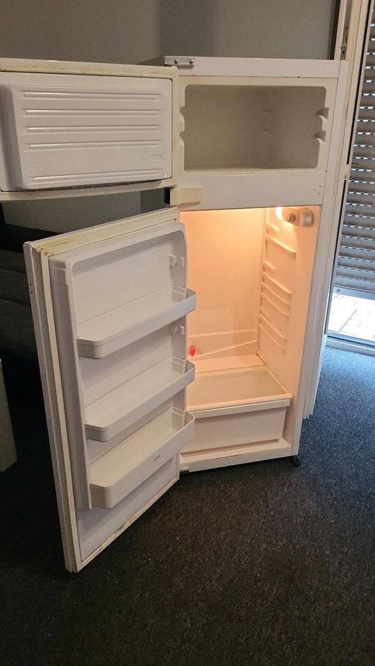 Einbau kühlschrank mit gefrierfach Funktioniert !!!! in Essen