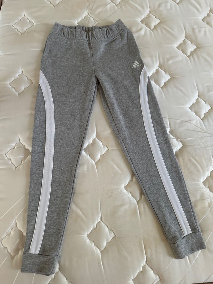 Mädchen Jugend Adidas Training Sport Freizeit Hose in Salching