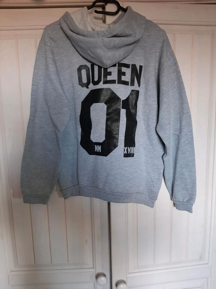 Grauer Queen Pullover / Hoodie Gr.M | Hamburger Haenger in Wischhafen