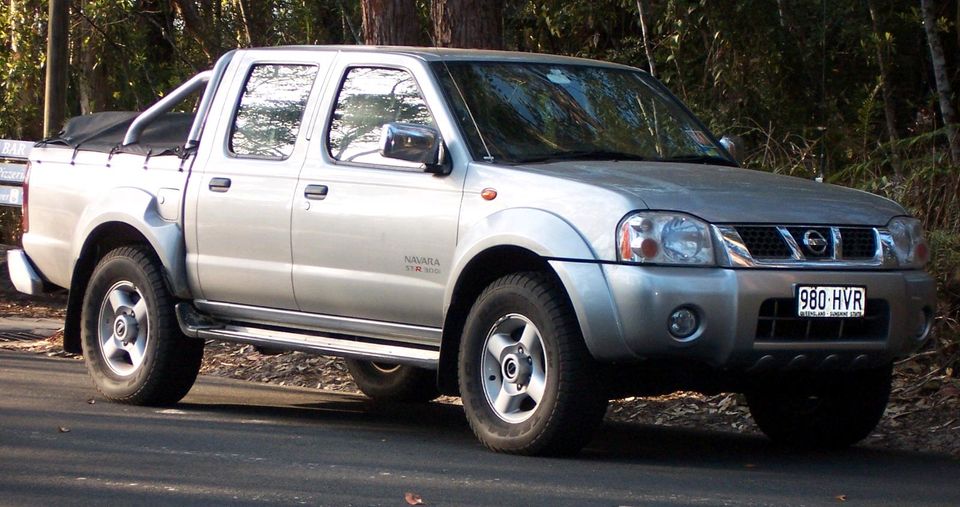 Nissan Navara pickup General Grabber AT kompletträder in Ostrau