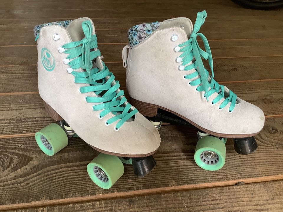 Rollschuhe Skater Discoroller Rollerskates 42 in Lahr (Schwarzwald)