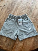 Nike Jersey-Short Größe Kids M grau-meliert München - Allach-Untermenzing Vorschau